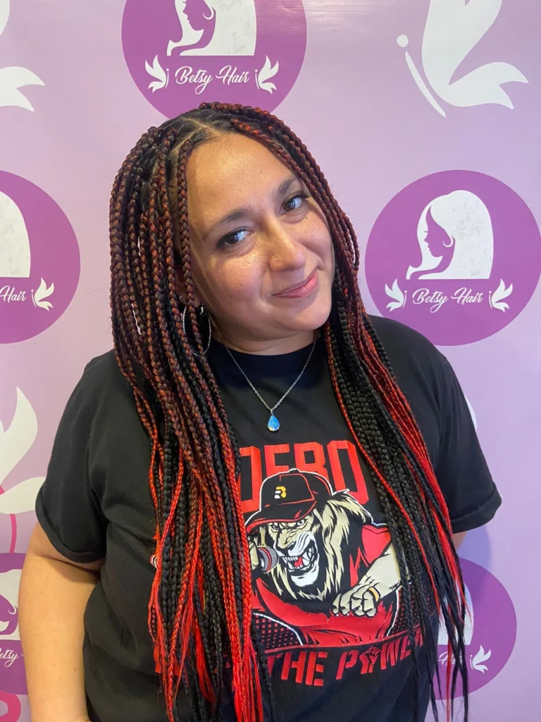 trenzas con extensiones de colores